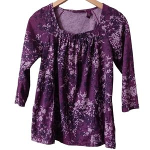 Gloria Vanderbilt  Women's Floral Top 3/4 Sleeve. Size M. Color Purple.